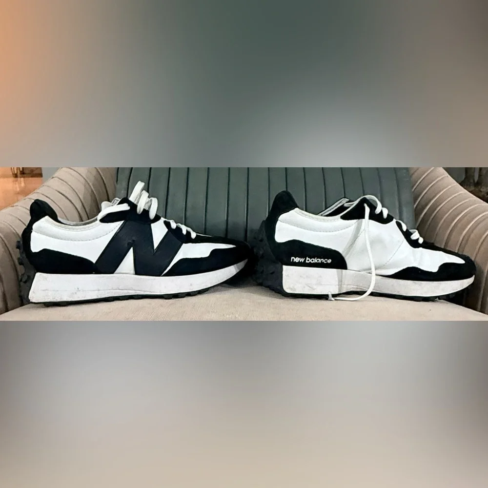 New Balance Black and White Athletic Shoes. RARE - Picture 5 of 5